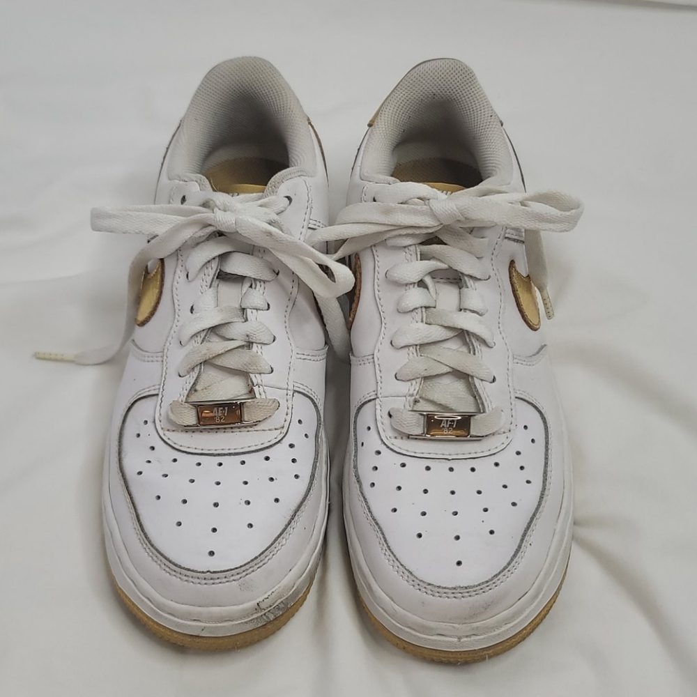 Nike Air Force-1 '82 white and gold swoosh